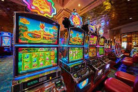 Filipino players enjoying sports and gaming entertainment on 7jl