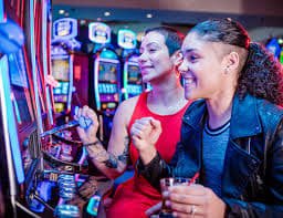 Step-by-step walkthrough of joining a live casino table on 7jl from a Philippine mobile device